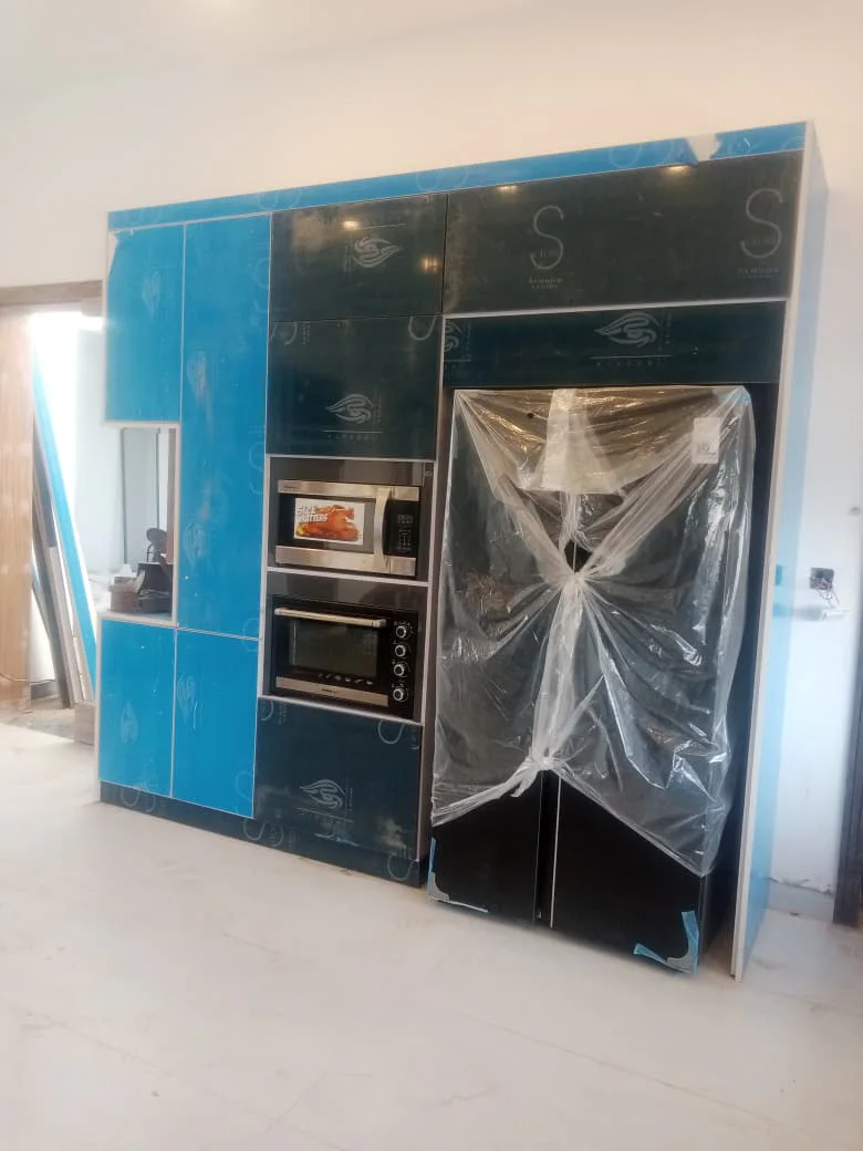 Modern L-shaped kitchen with custom cabinets